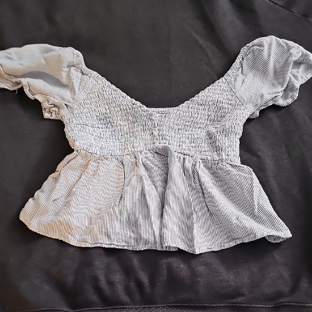 Hollister Gray Striped Puff Sleeve Blouse